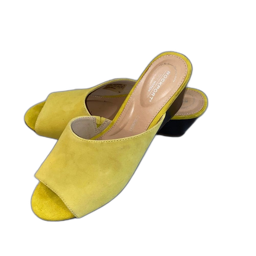 Women's Rockport Total Motion Slide Size 7.5 in yellow Leather Upper Wedge